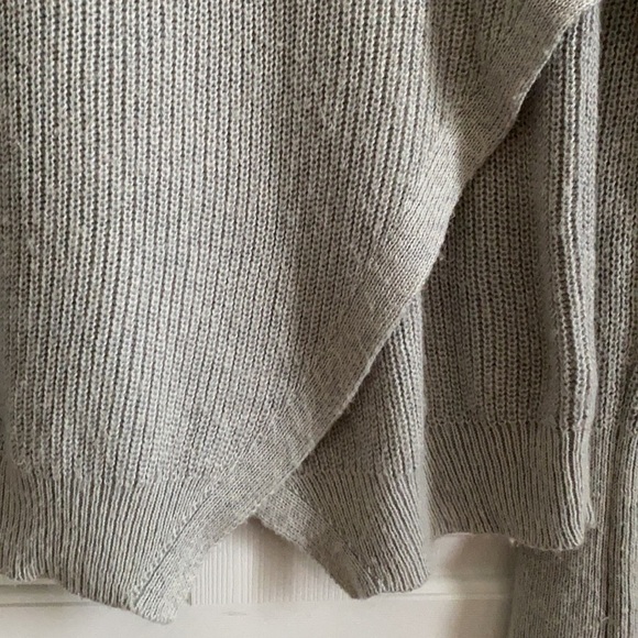 Banana Republic Chunky Knit Cross-Front Crew Neck Wool Blend Gray Sweater - Picture 4 of 7